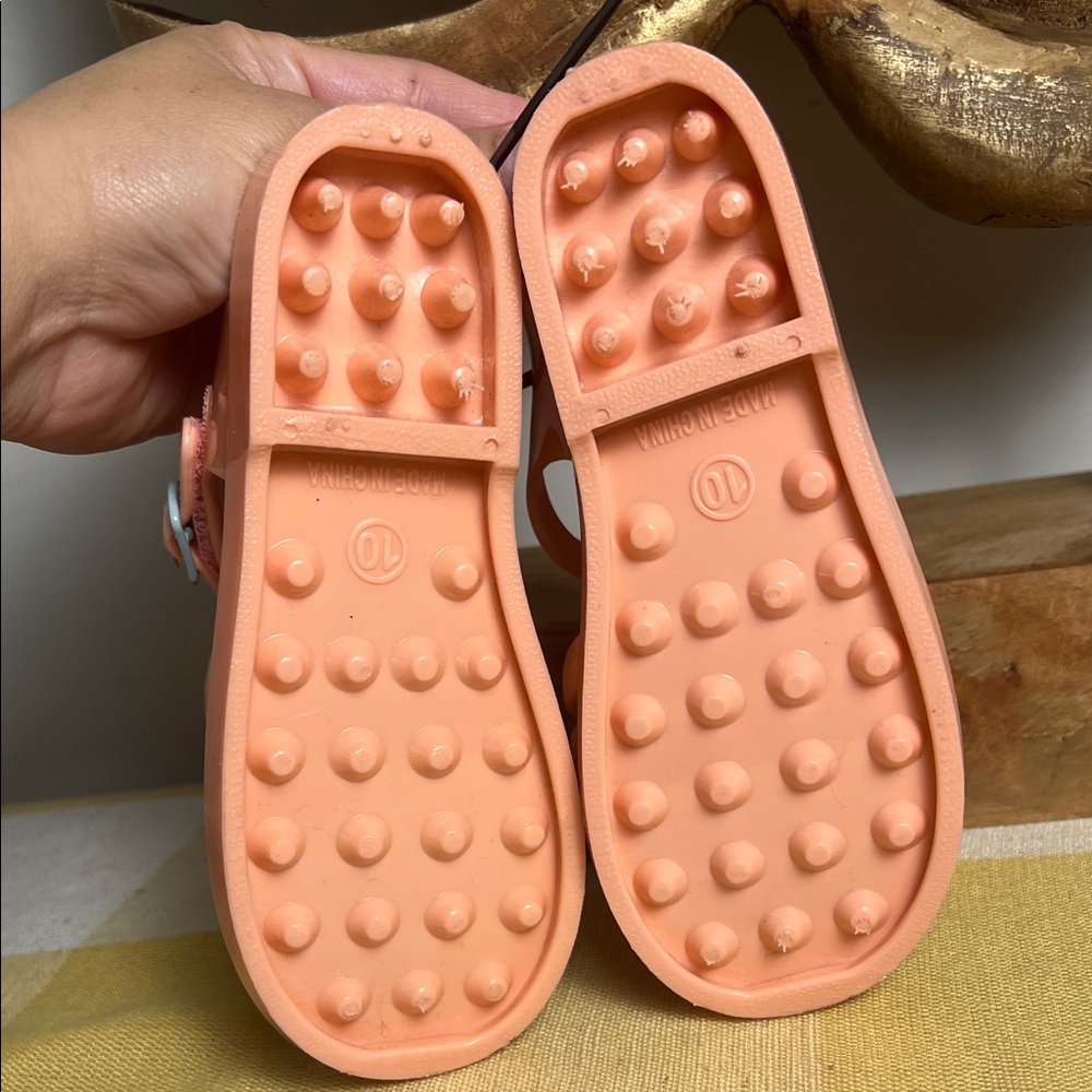 Harper Canyon Kids Peach Character Sandals - Picture 5 of 9